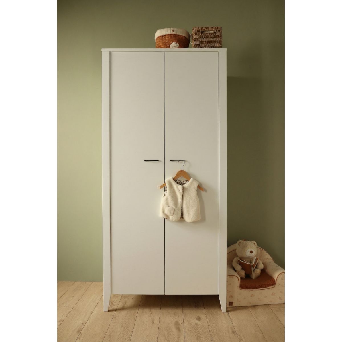 Armoire 2 portes  avec étagères et penderie - poignées métal