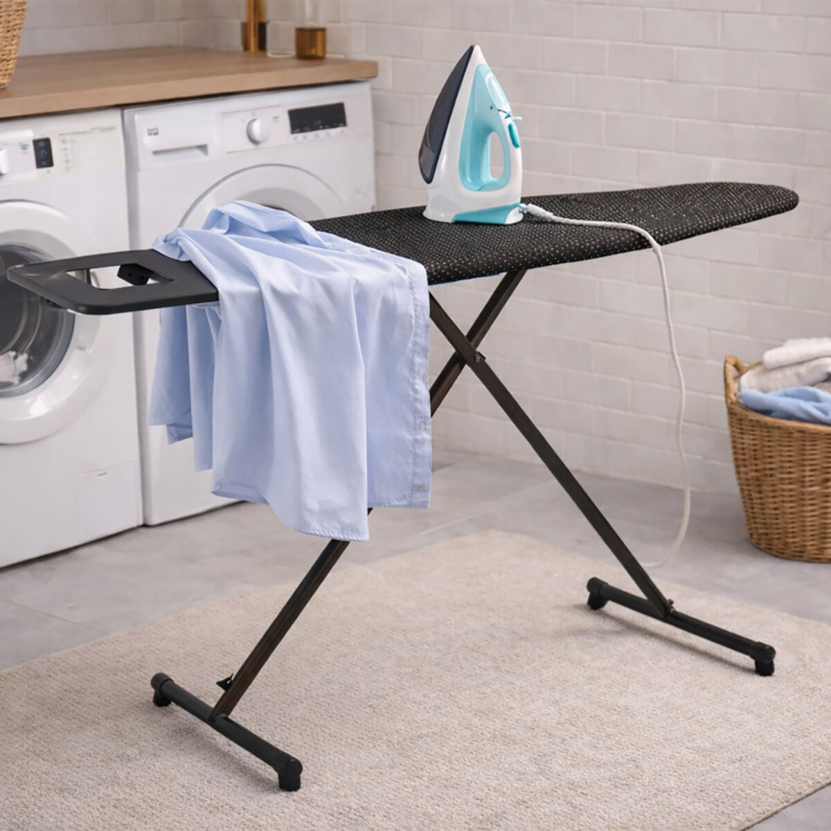 Table à  repasser - Hauteur ajustable - Haute qualité Spécial central vapeur Noir MSV