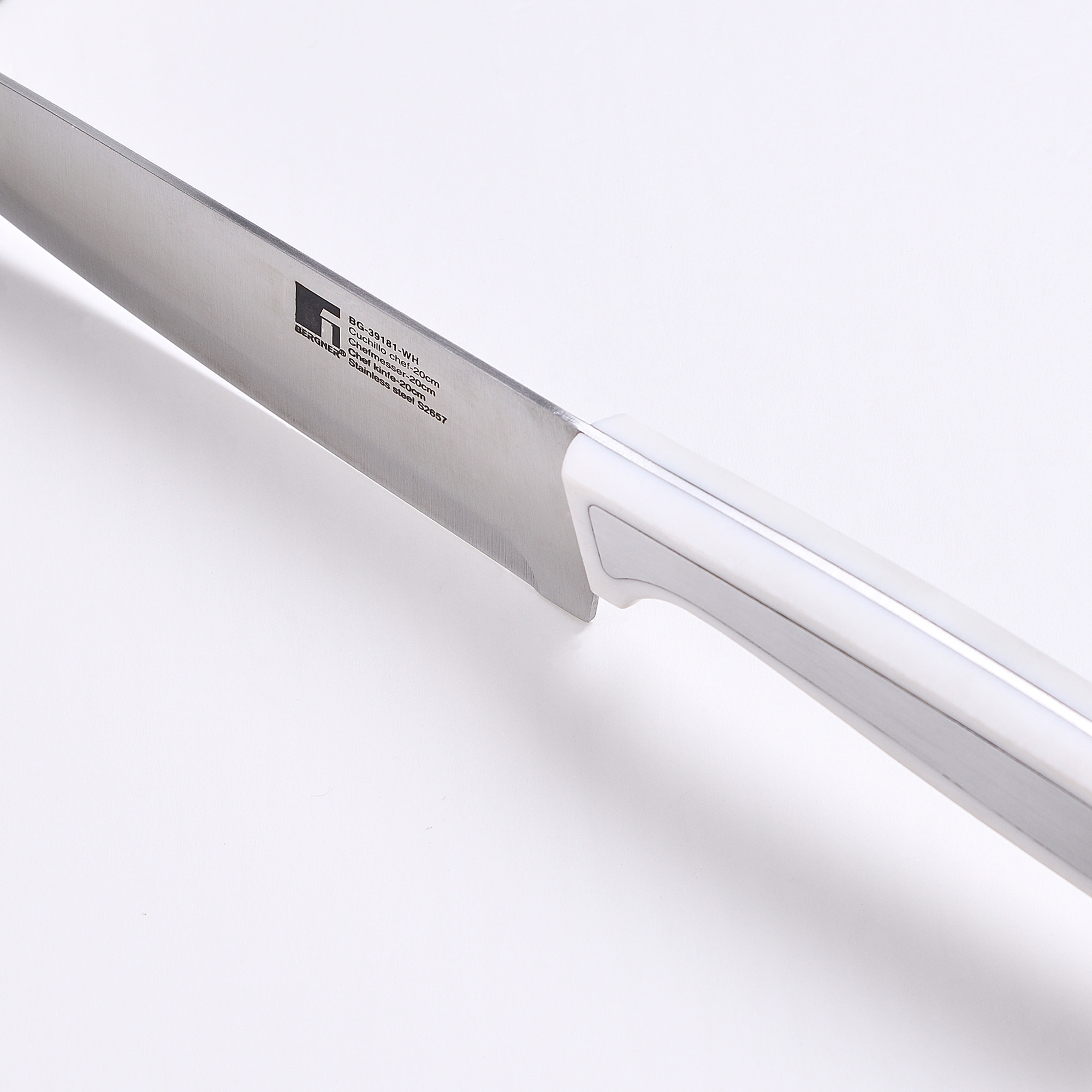 Cuchillo chef 20 cm  Bergner colección Resa White