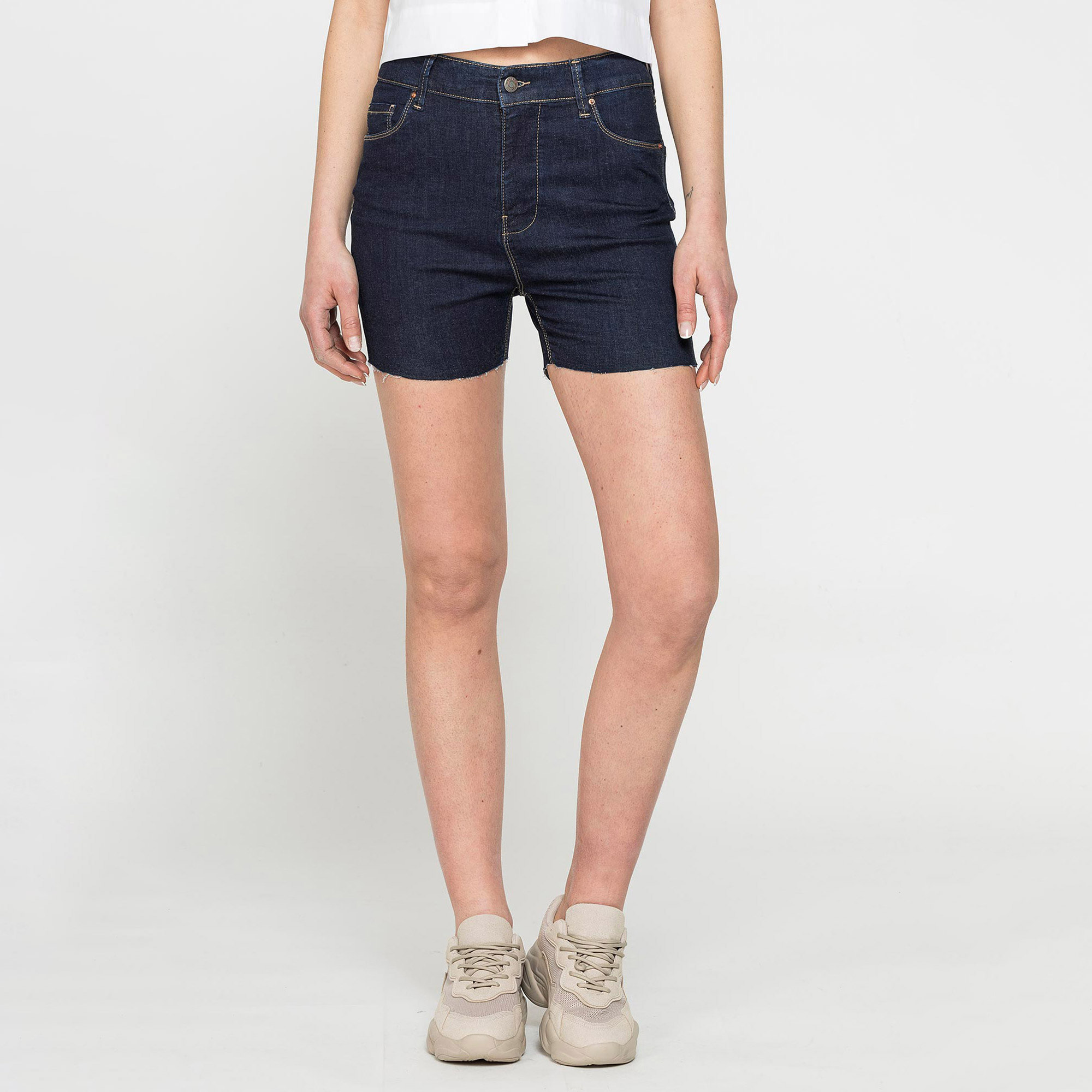 SHORTS ADERENTI A VITA ALTA