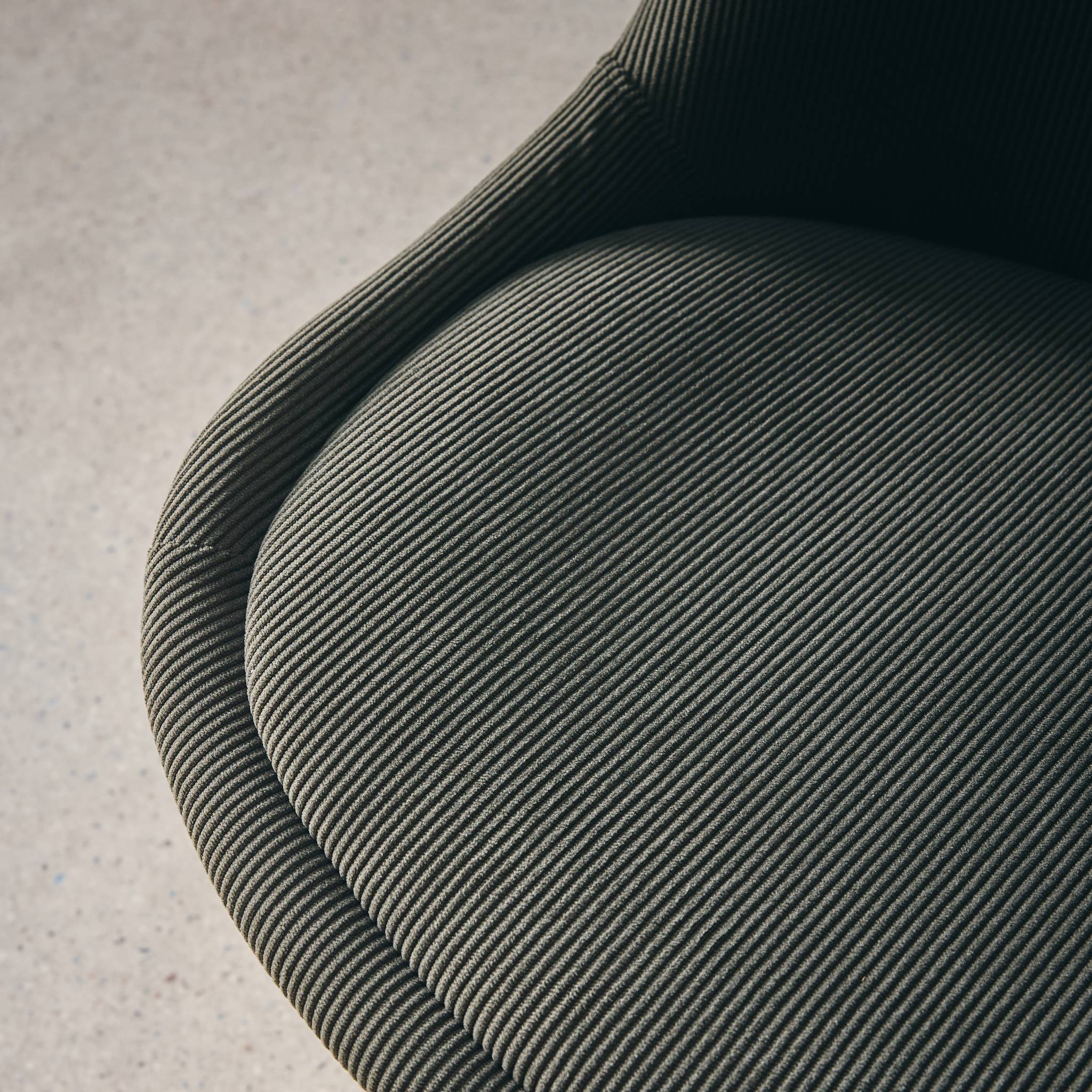 Lot de 4 chaises scandinaves revêtement velours côtelé kaki. pieds bois de hêtre - Nils