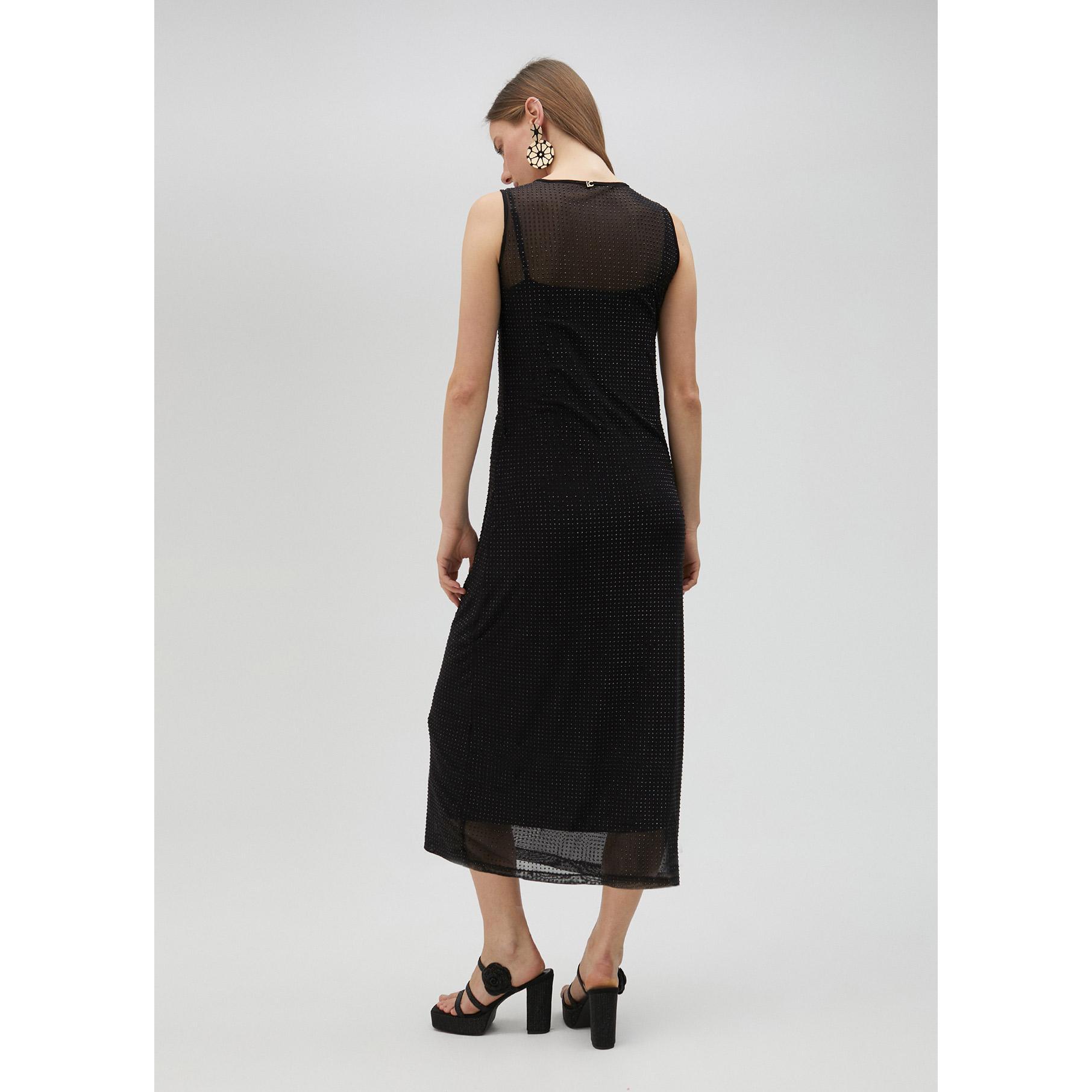 Abito in tulle con strass abbinati