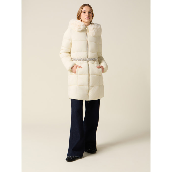 Oltre - Piumino midi con cintura gioiello - Avorio