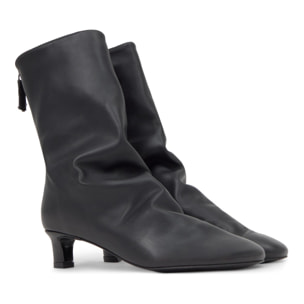 Botín de tacón Alegra en napa con cierre de cremallera