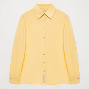 Camisa de lino amarillo empolvado con detalle bordado