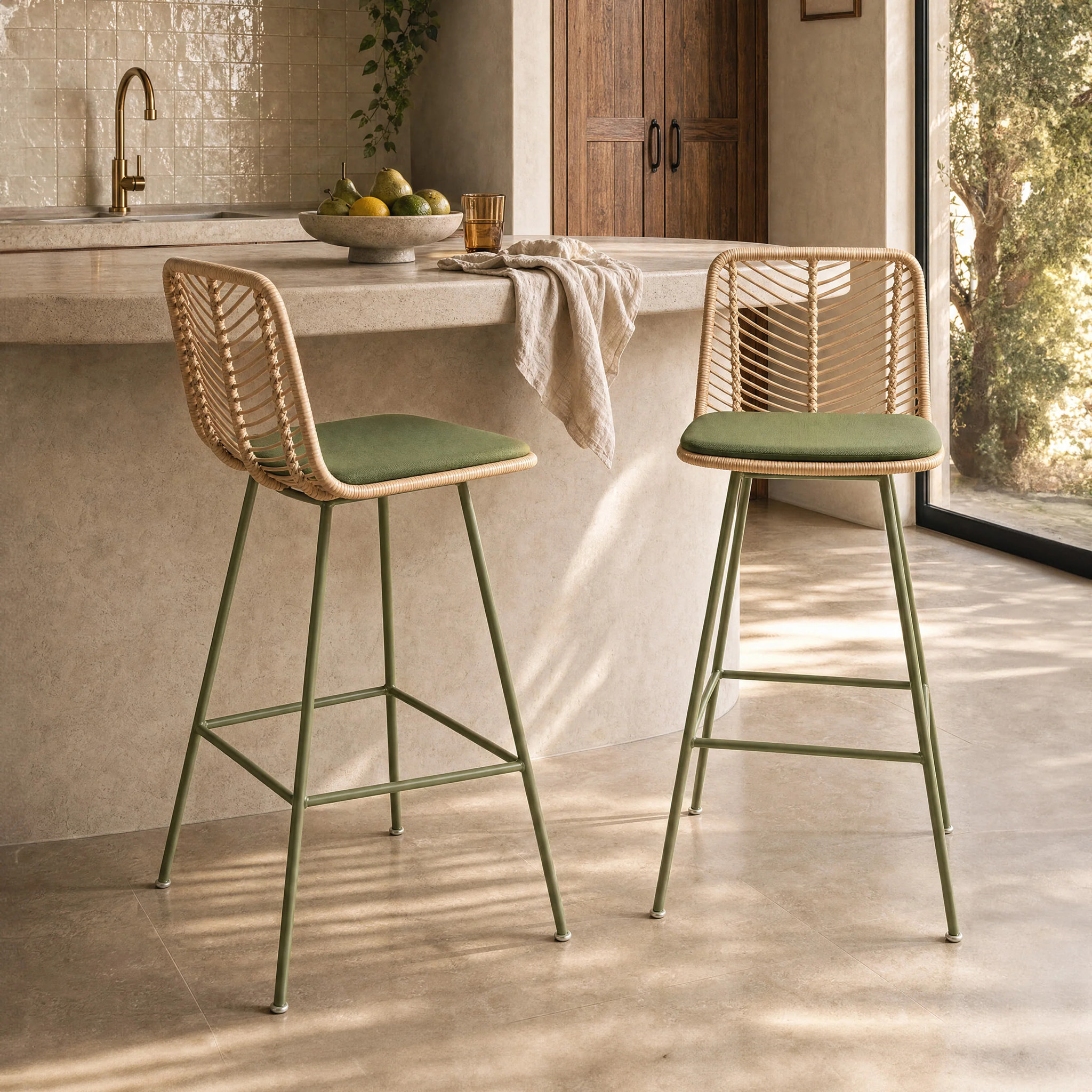 Lot de 2 chaises pour îlot central 66 cm en rotin et tissu vert - Tamara