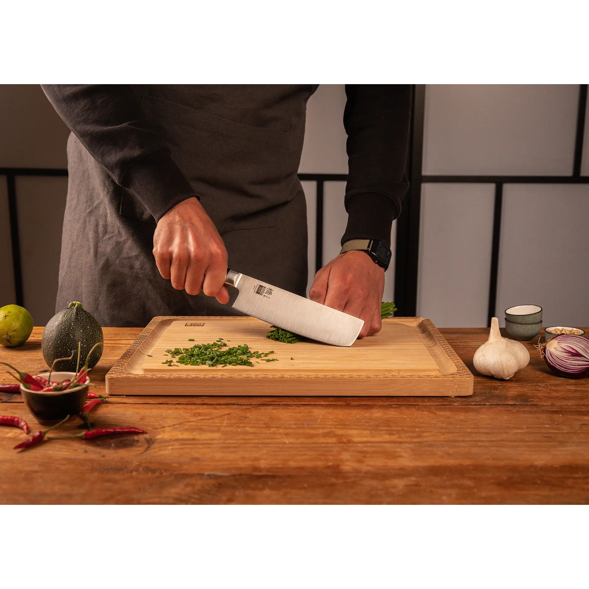 Set Hashi Clásico Nómada de 7 piezas: 5 cuchillos (de pelar + petty + nakiri + santoku + gyuto) + funda de algodón 100% + chaira