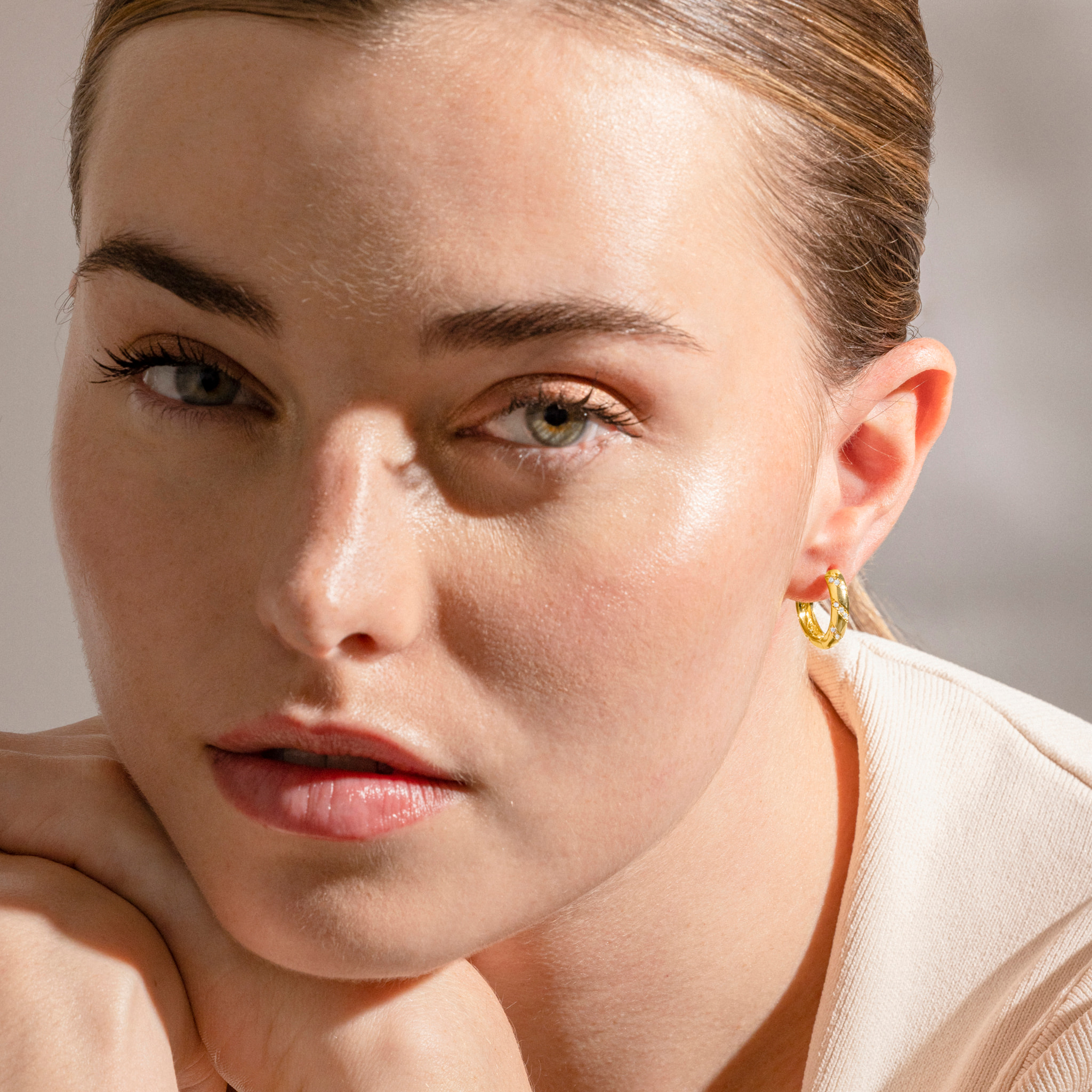 Pendientes con Circonita Brillante acabado oro 18K