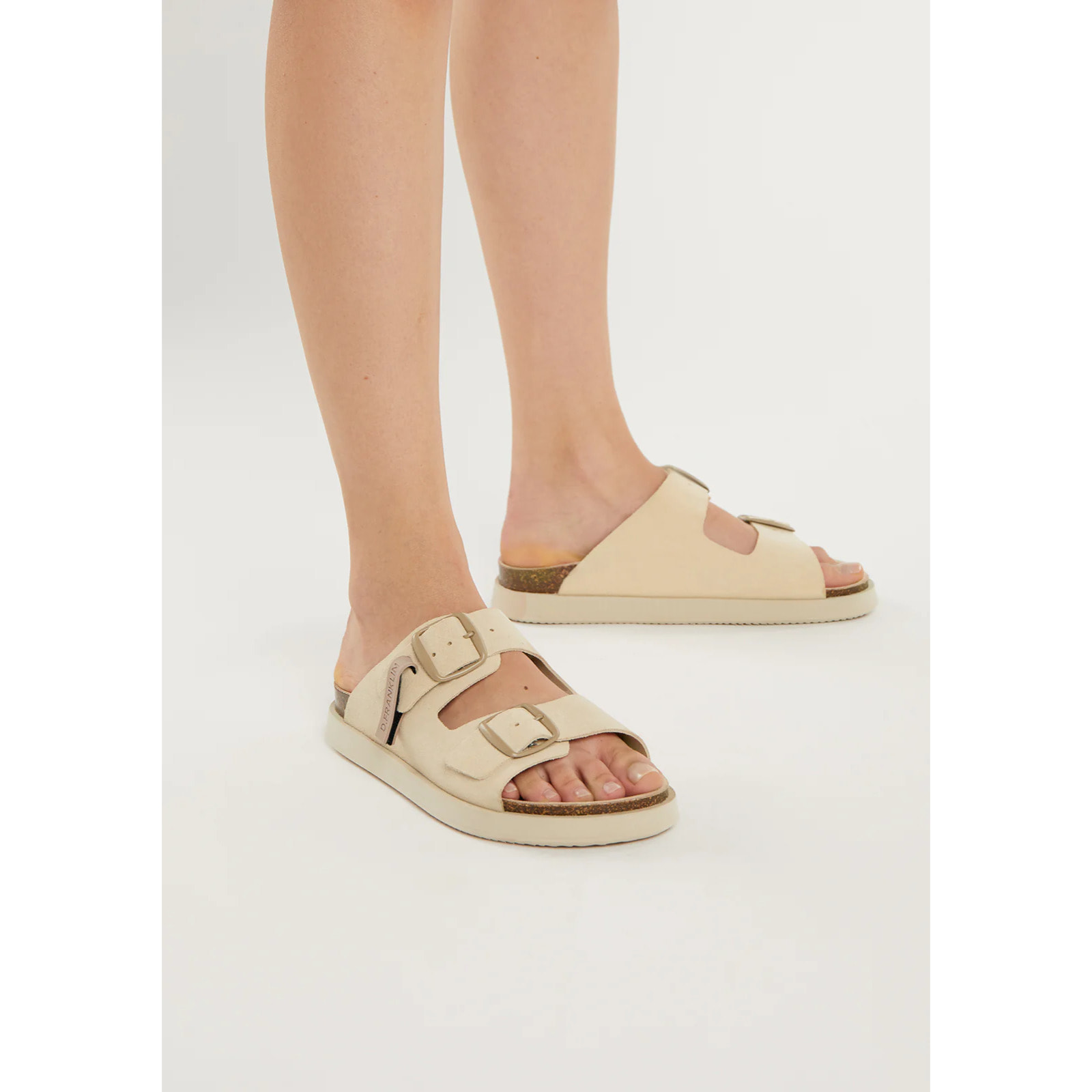Sandalias Vibe Mujer Cierre Hebilla Color Beige