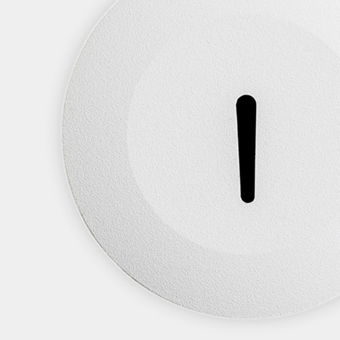 LEDS C4 Paso Luz de señalización con led en blanco cálido 3000k en color gris