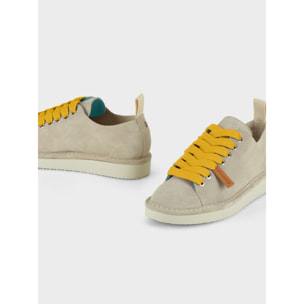 ZAPATO CON CORDONES HOMBRE P01 DE ANTE NIEBLA AMARILLO