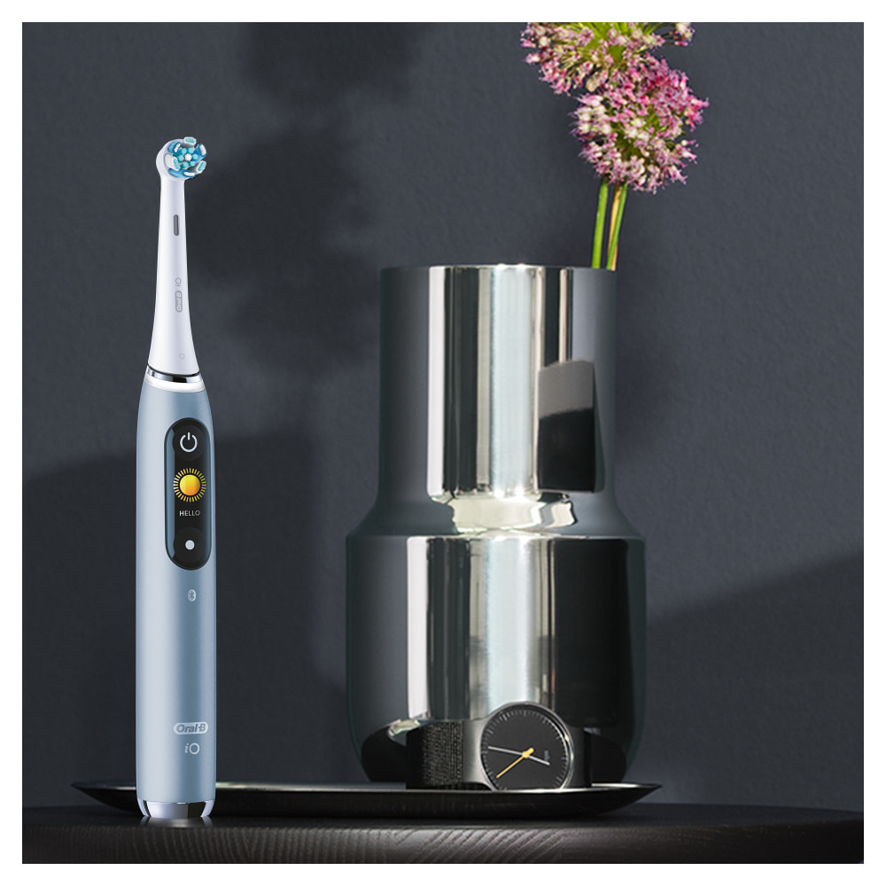 Oral-B iO 9 Edition Spéciale - Avec Etui de Voyage, et Pochette - Bleue- Brosse À Dents Électrique