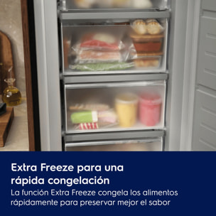Electrolux Congelador vertical integrable de 1772 mm EUA7NE18S