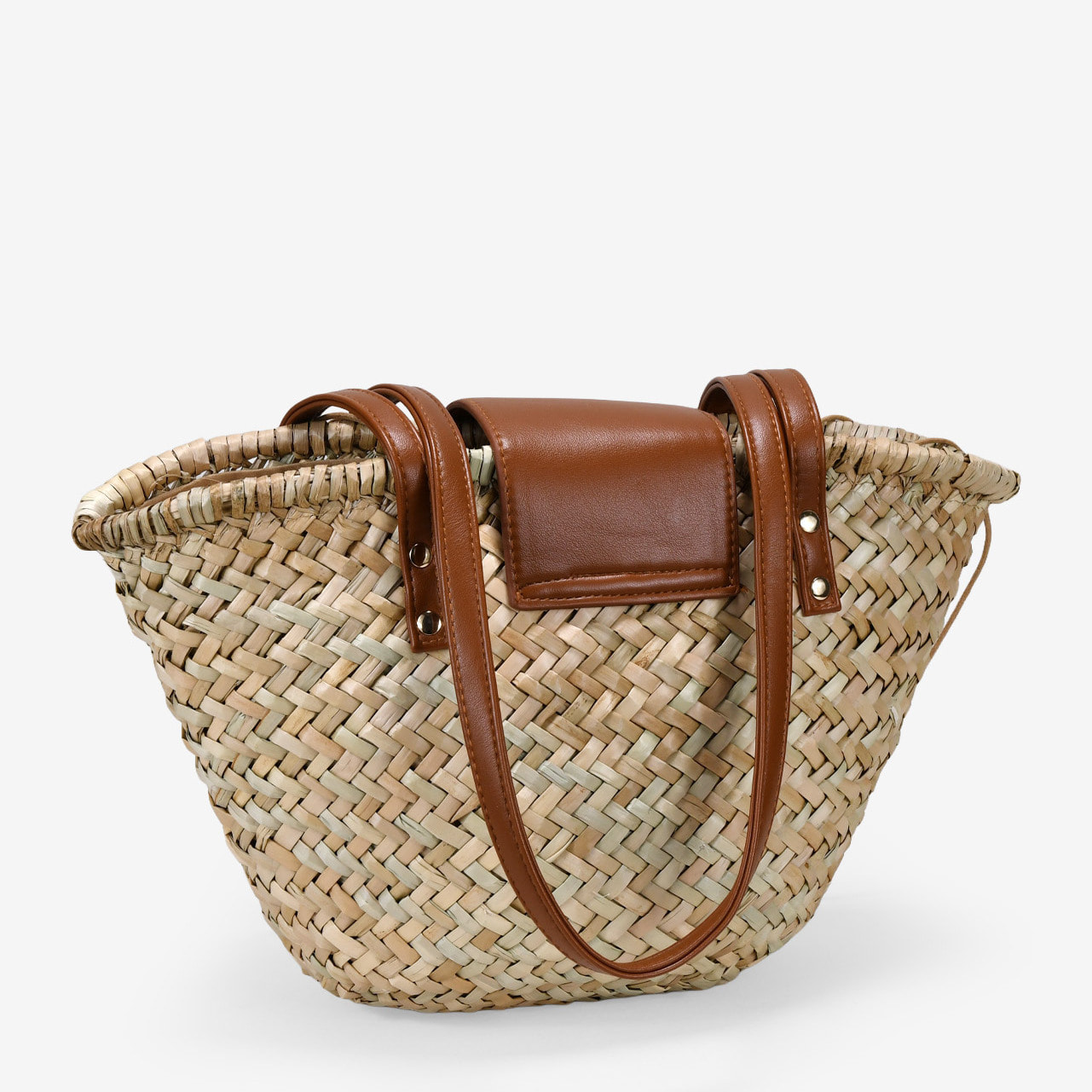 Capazo de hombro en rafia natural con solapa