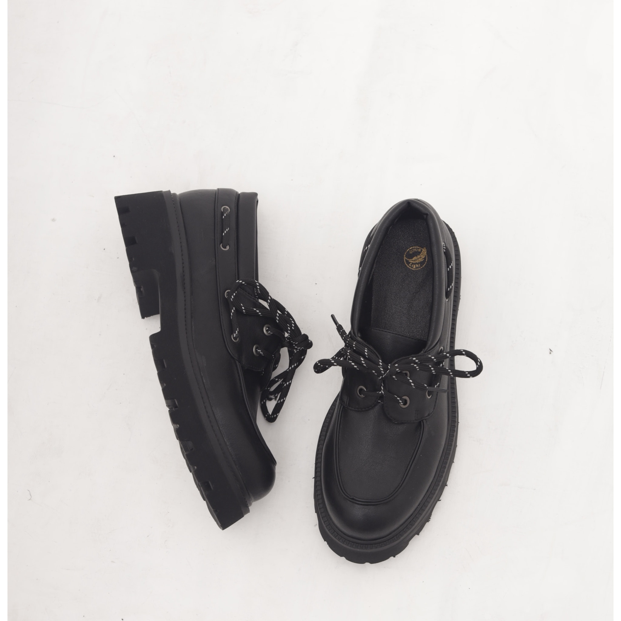 SCARPA STRINGATA VELA NERO