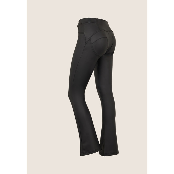 Pantaloni WR.UP® vita regular fondo bootcut in similpelle