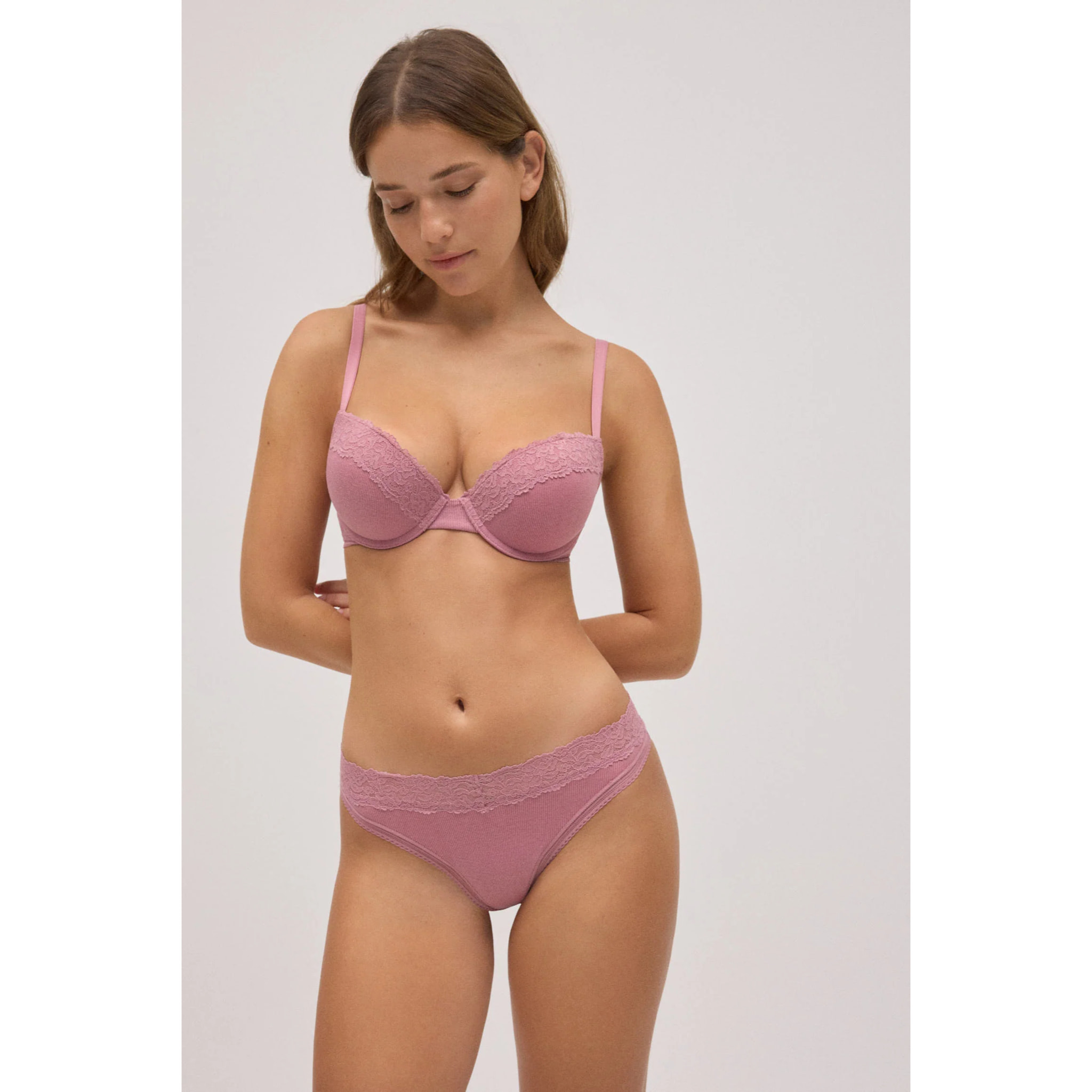 Perizoma a coste con pizzo rosa