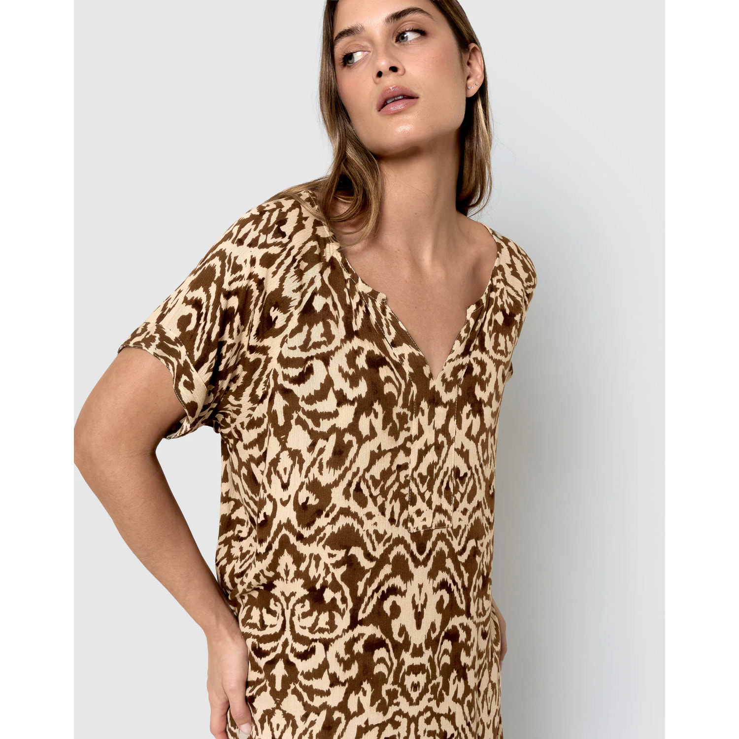 Vestido corto bambula detalles plisados sindi marrón