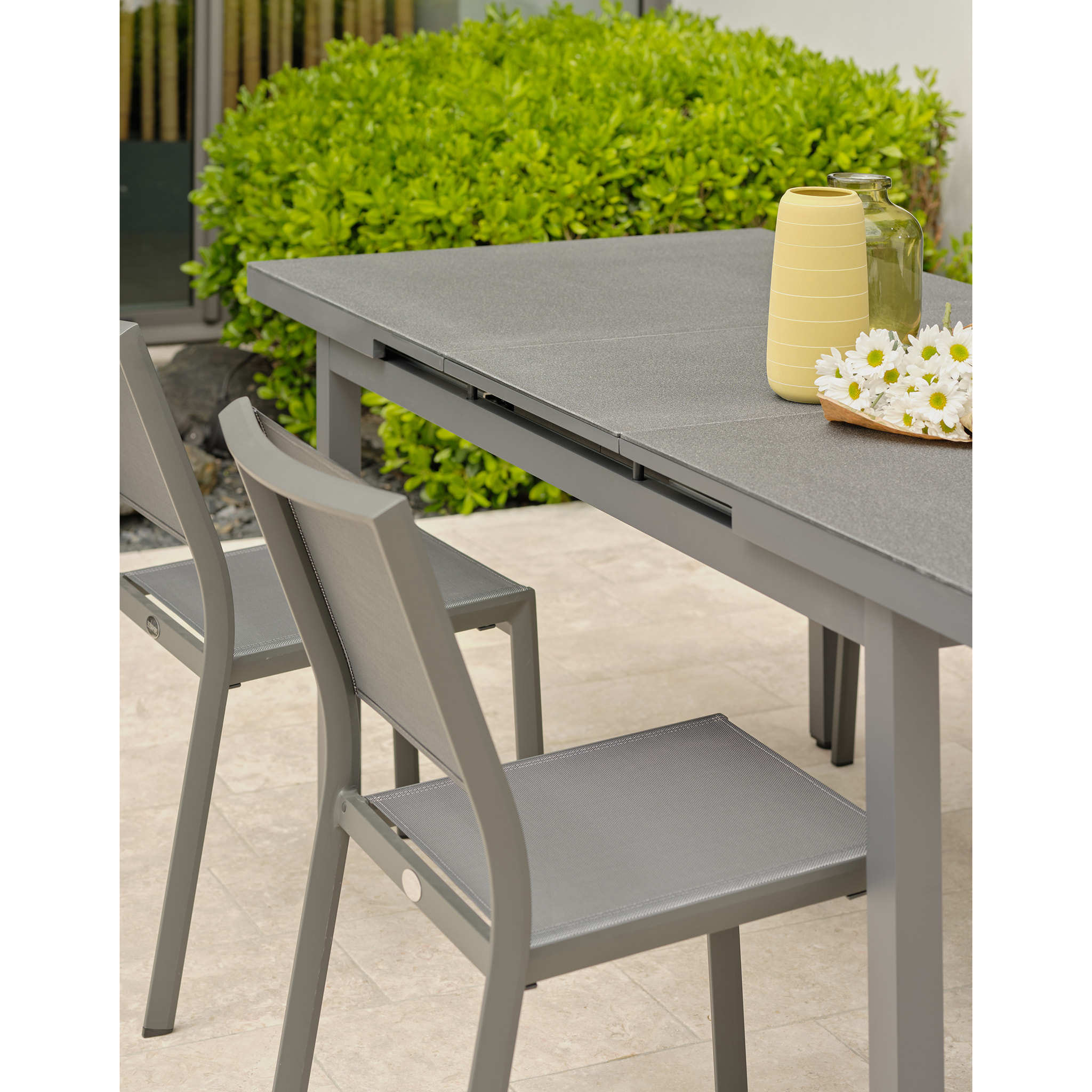 DANIA - Ensemble repas de jardin 4 places en aluminium gris anthracite