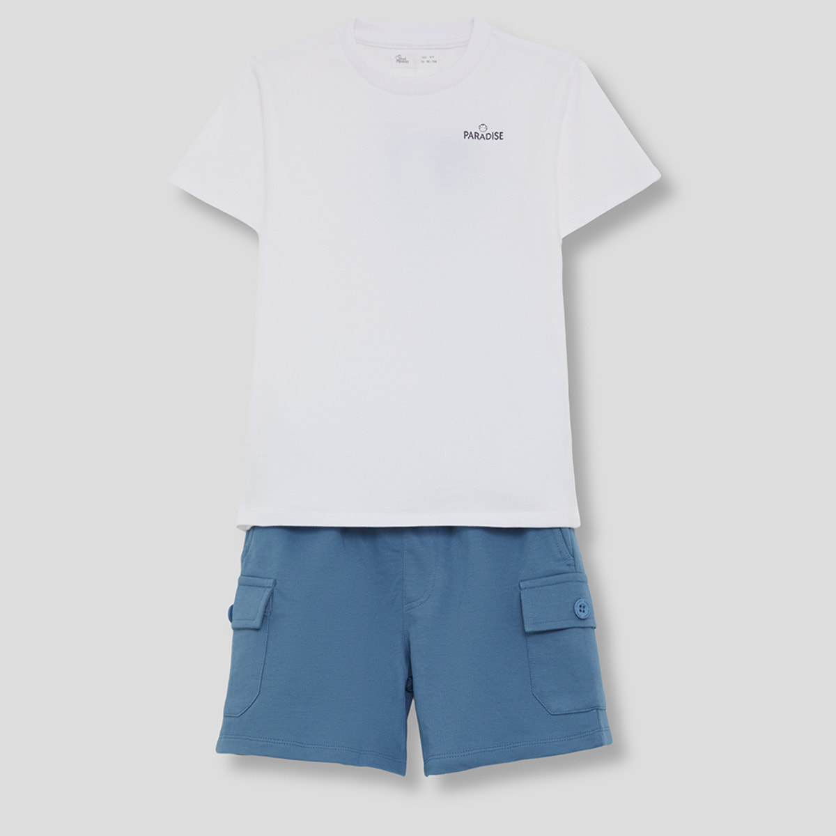 Conjunto Camiseta con Texto Paradise y Shorts Cargo con Bolsillos Laterales con Boton | Color: Azul medio | Street Monkey