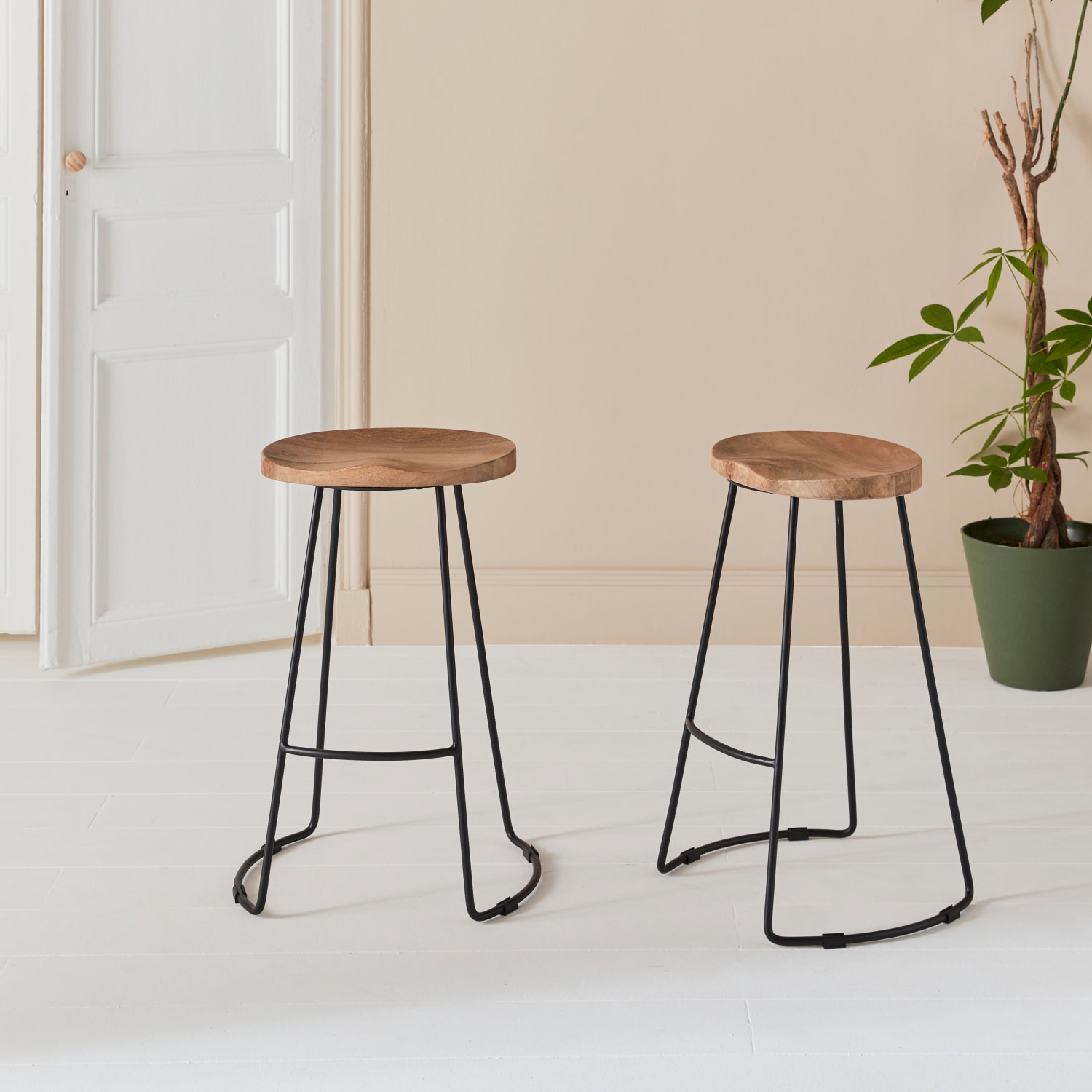 Tabouret de bar bois de manguier et acier 65cm avec repose pieds (lot de 2) JAYA