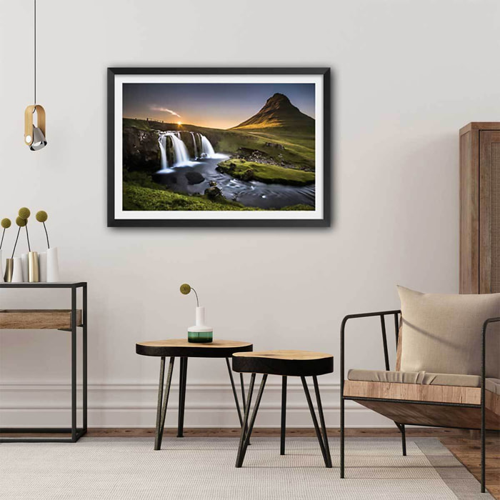 Affiche paysage cascade o - kirkjufell islande Affiche sous cadre noir