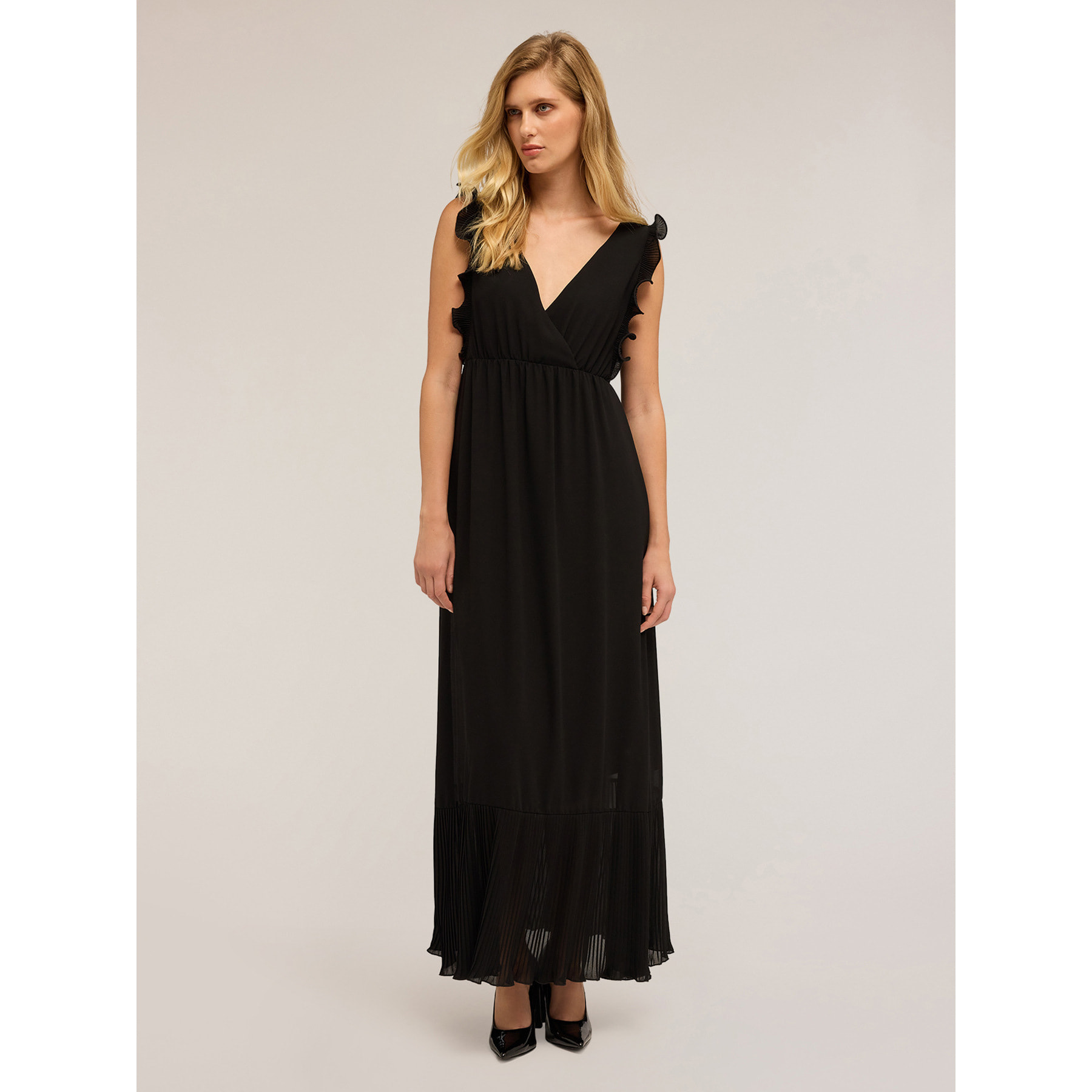 Motivi - Vestito lungo con bordo plissé - Nero