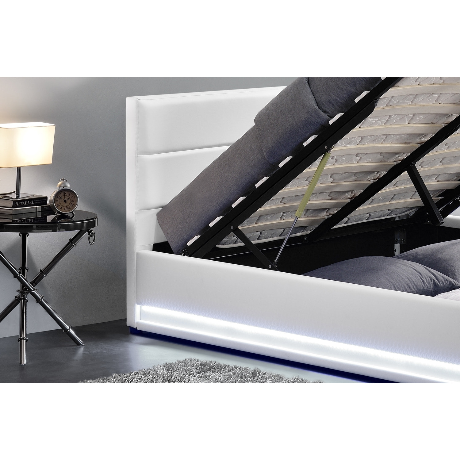 Lit coffre avec led 140 x 190 cm blanc ALICANTE