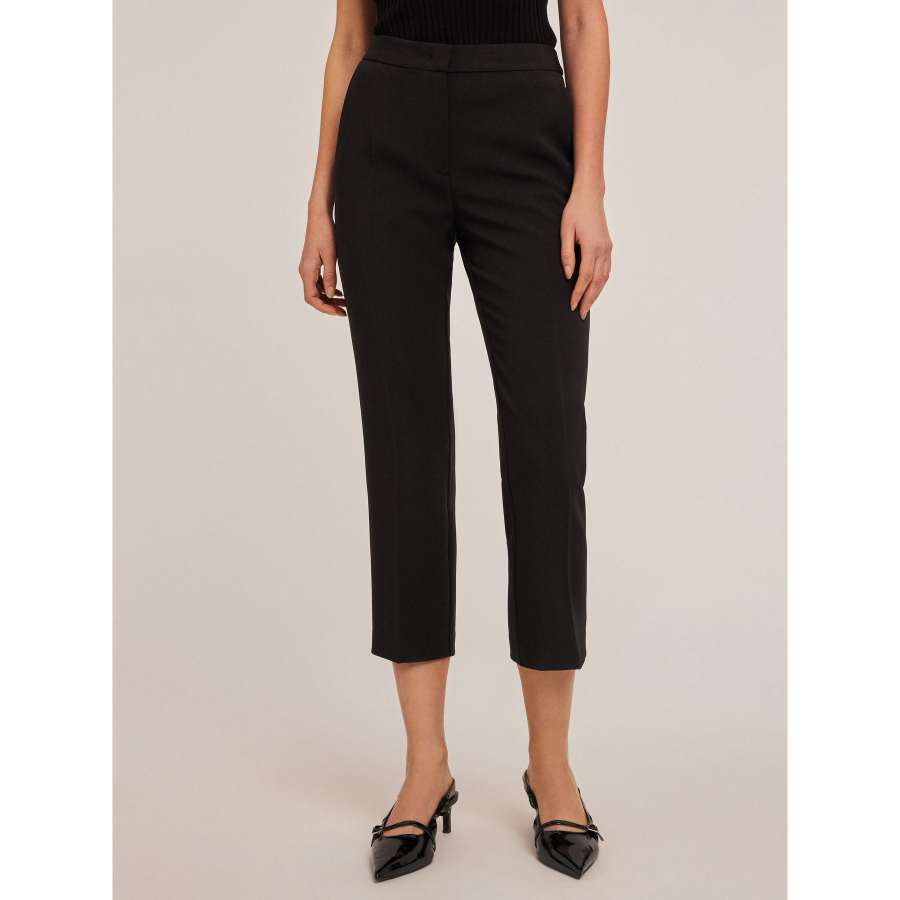 Motivi - Pantaloni regular con piega stirata - Nero