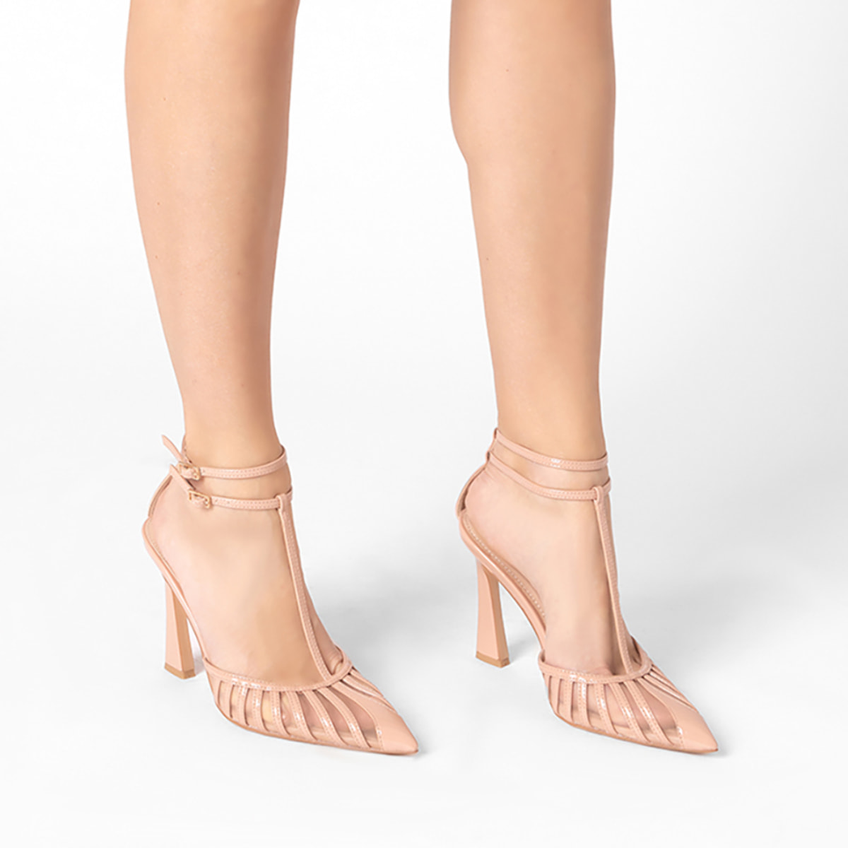 Zapatos de mujer de tacón slingback nude elegantes