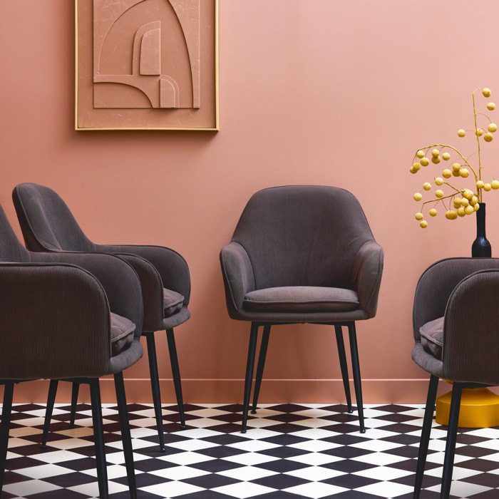 Lot de 4 fauteuils en velours côtelé gris foncé et pieds en métal noir mat. L 57 x P 59 x H 84.5cm