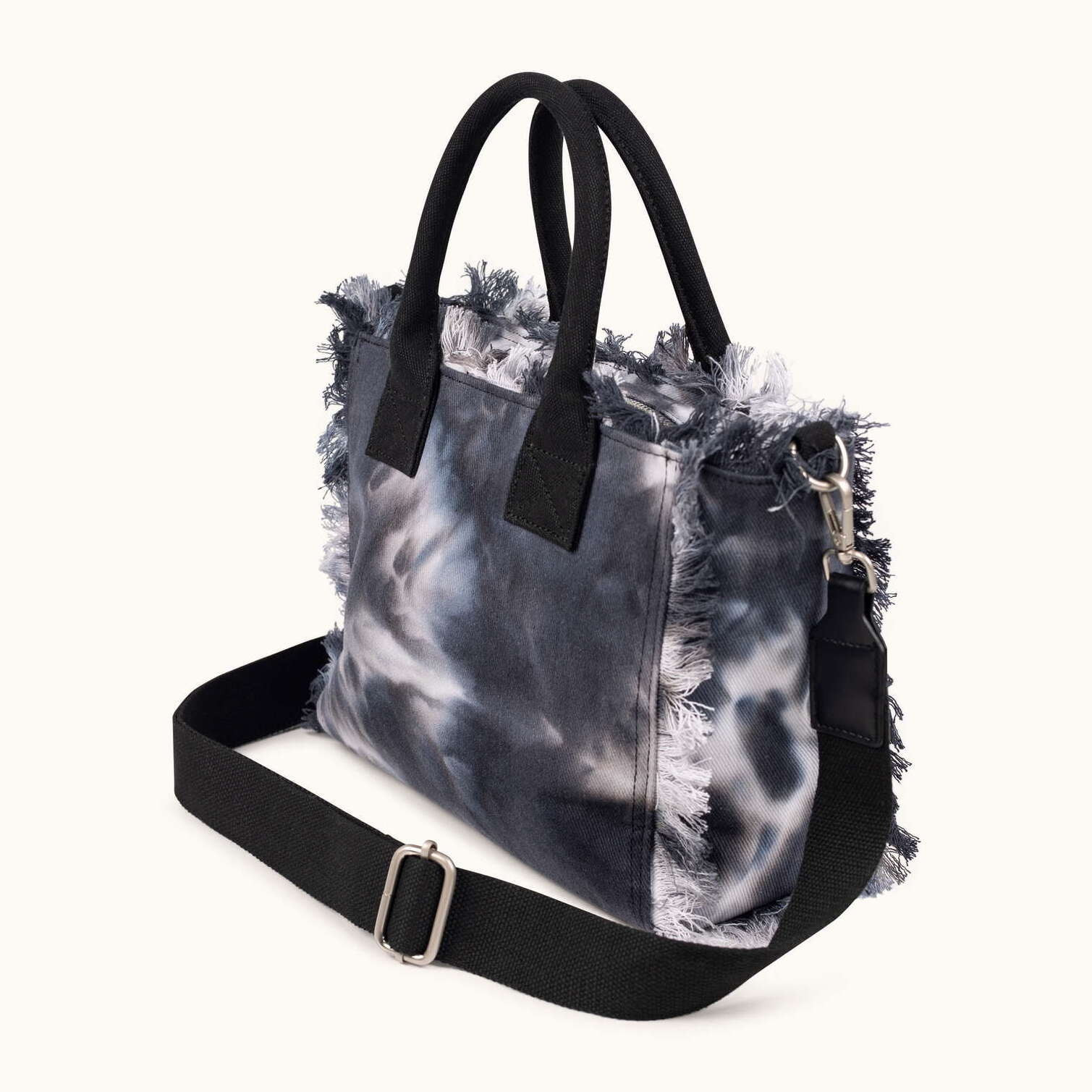 Bolso Crossbody de Algodón Efecto Lavado con Flecos SCUBA BLACK AND WHITE CROSSBODY