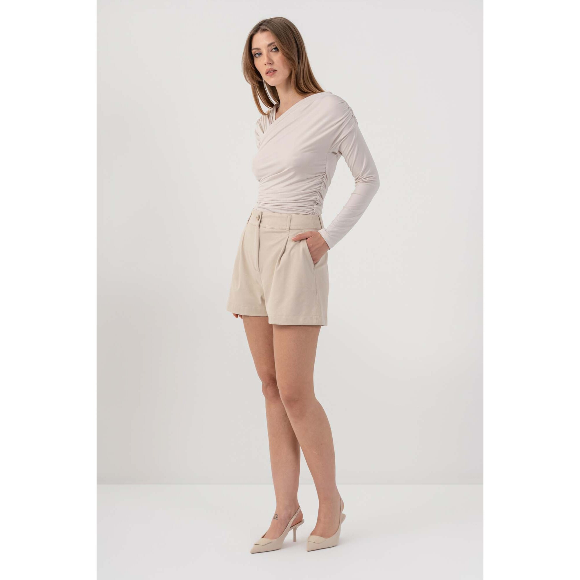 Kocca - Pantaloni corti con pinces Donna