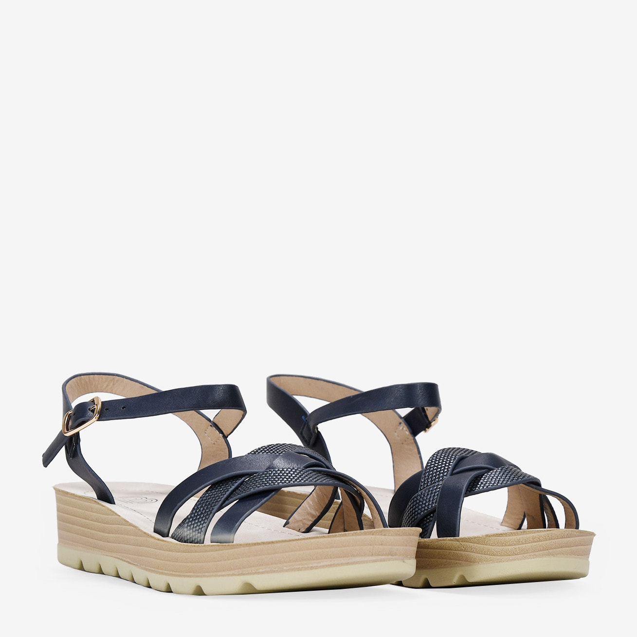 Sandalias azules con cuña y hebilla