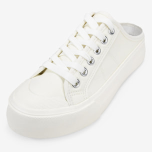 Zapatillas destalonadas beige con cordones