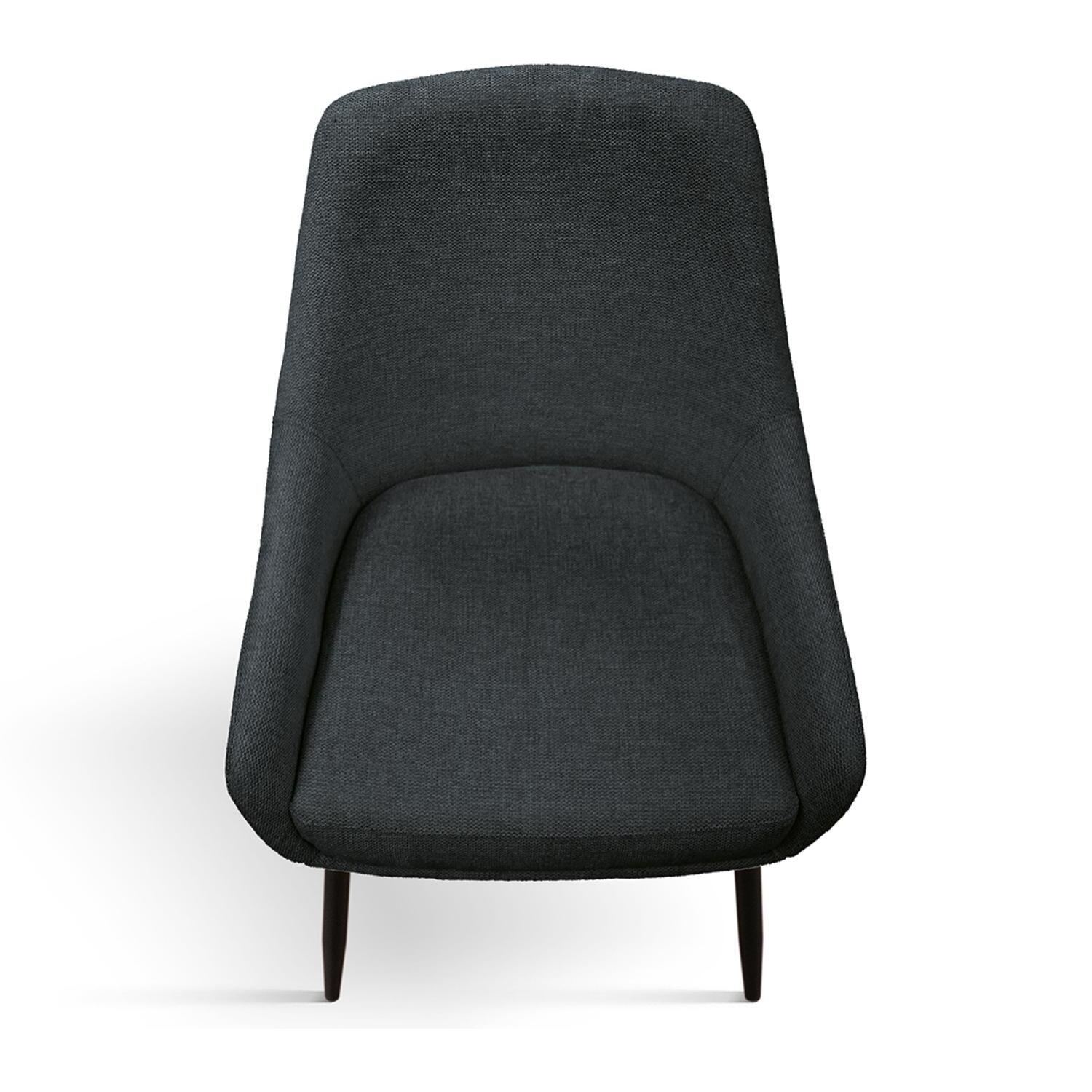 Set di 4 sedie TALLINN in tessuto antracite e gambe in metallo nero opaco, con braccioli
