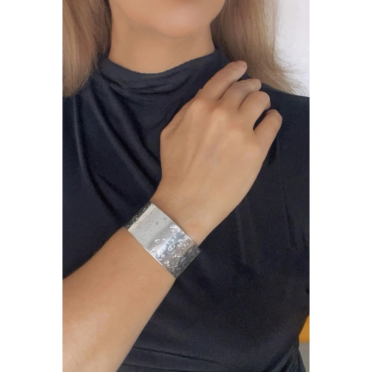 Pulsera brazalete Alunizaje medium en latón plata 10µ