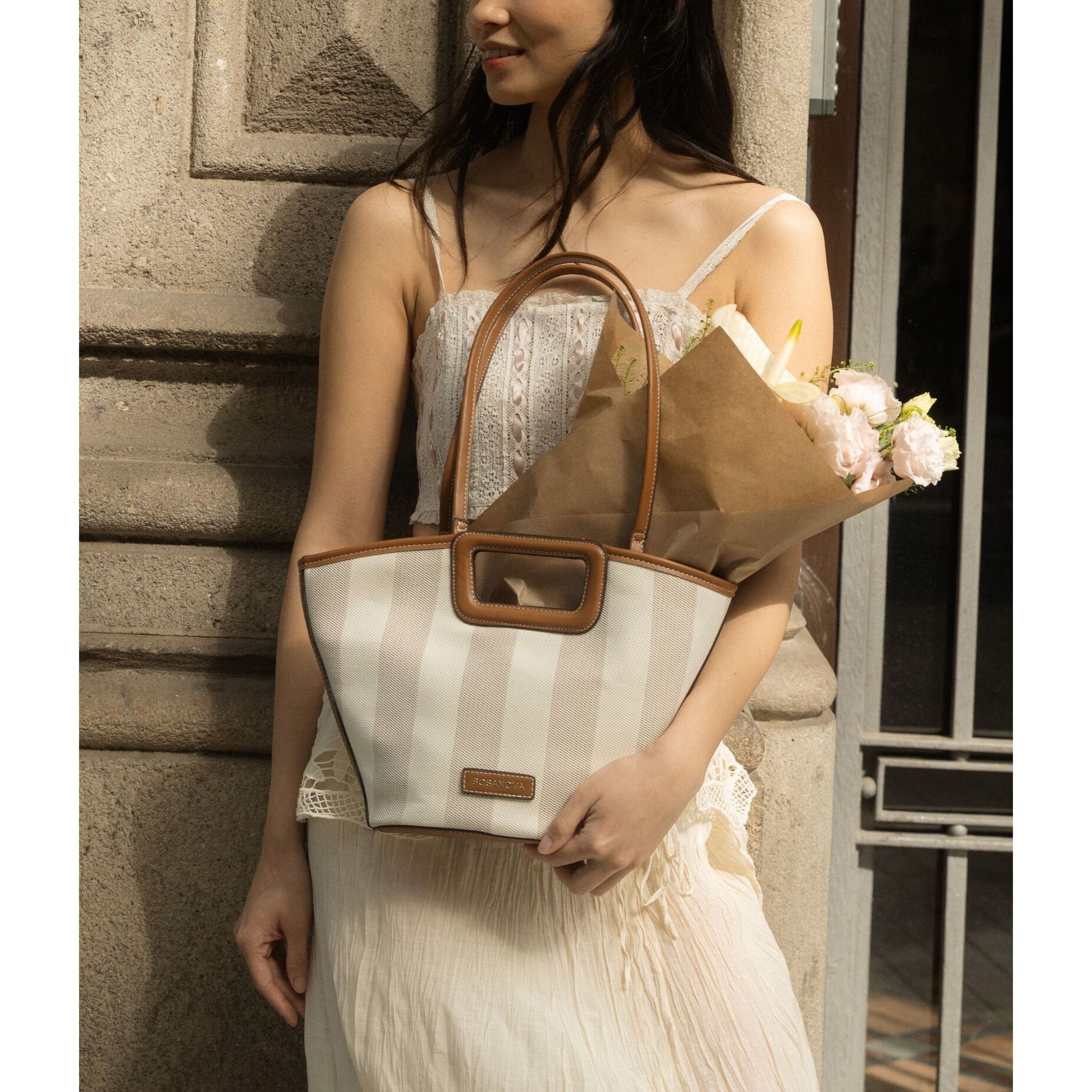 Bolso capazo cuero con canvas rayado