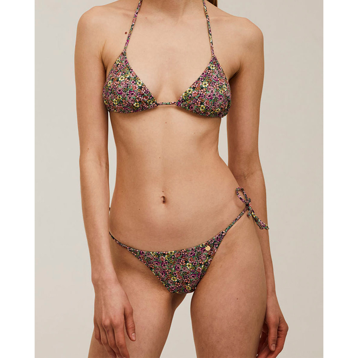 Braga de bikini semibrasileña con lazos y estampado de flores