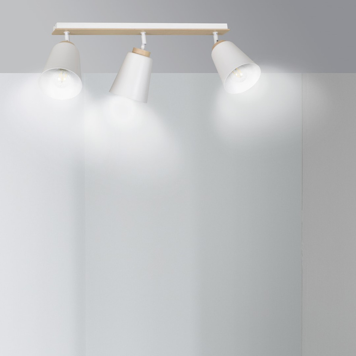 Faretto a soffitto ATLAS in acciaio bianco e legno naturale
