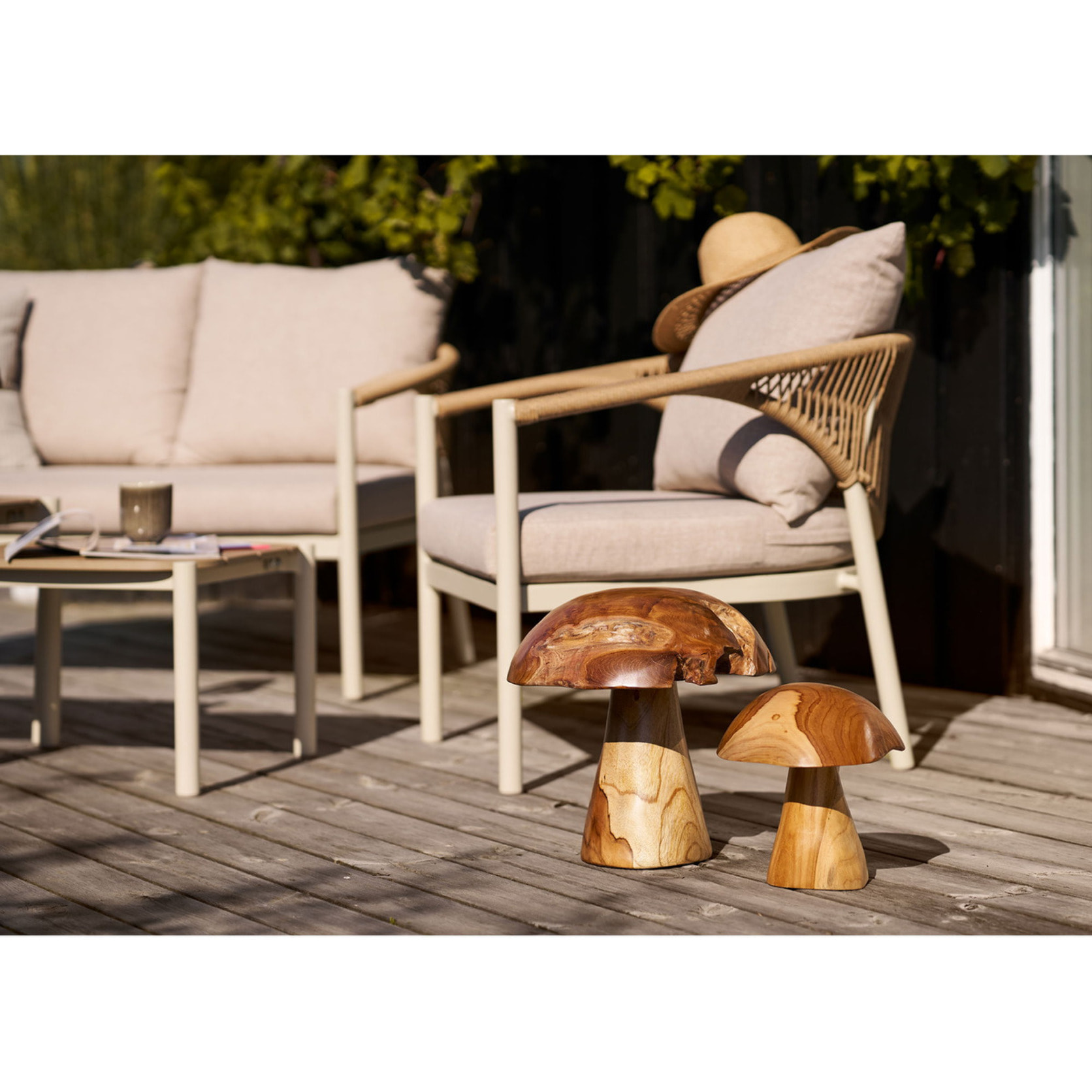 Funghi decorativi Kodi in teak naturale, set di 2