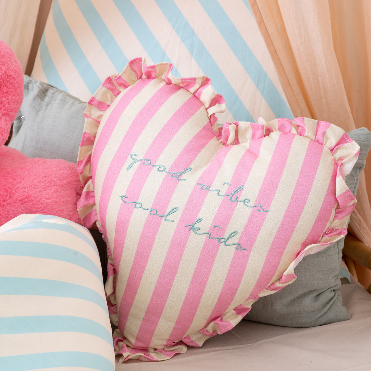 Coussin coeur "Ava" 40x40x10cm