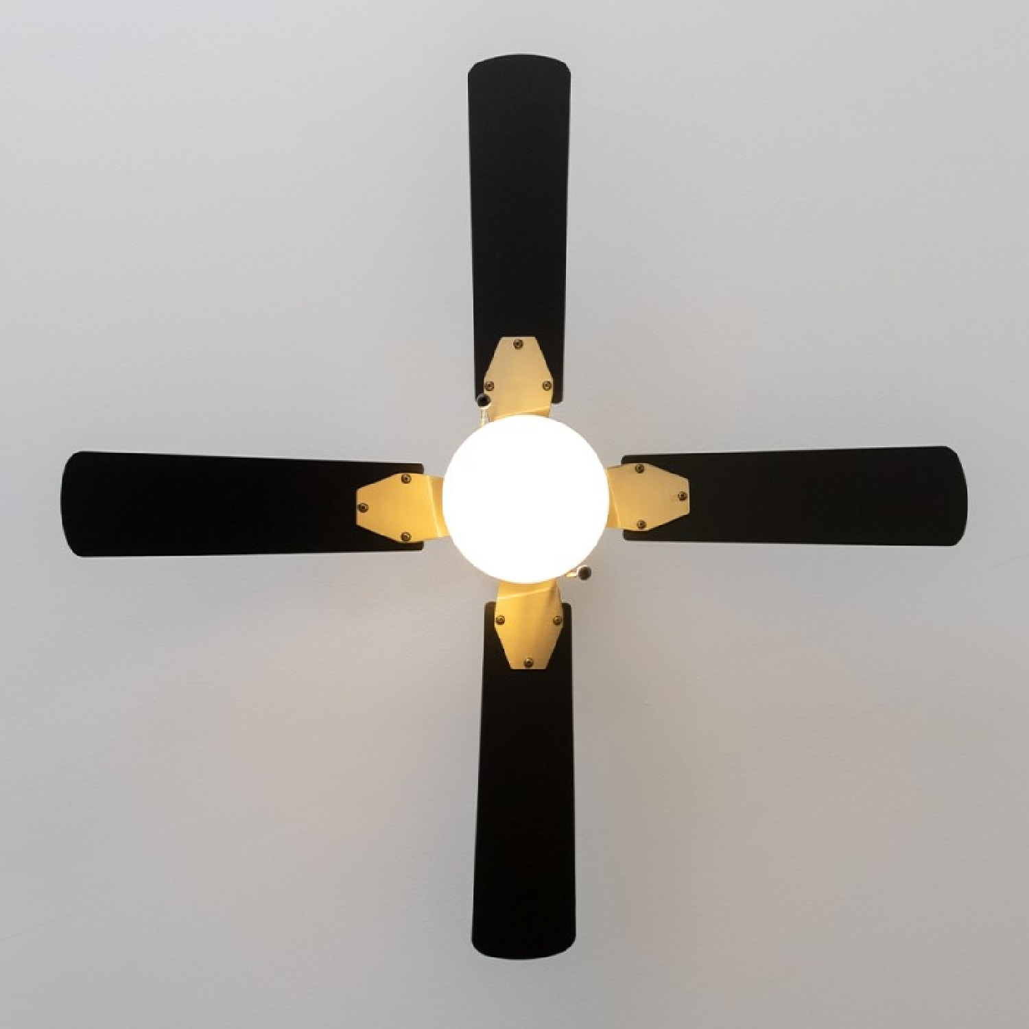 Ventilador de techo con luz EnergySilence Aero 450 GoldBlack Cecotec