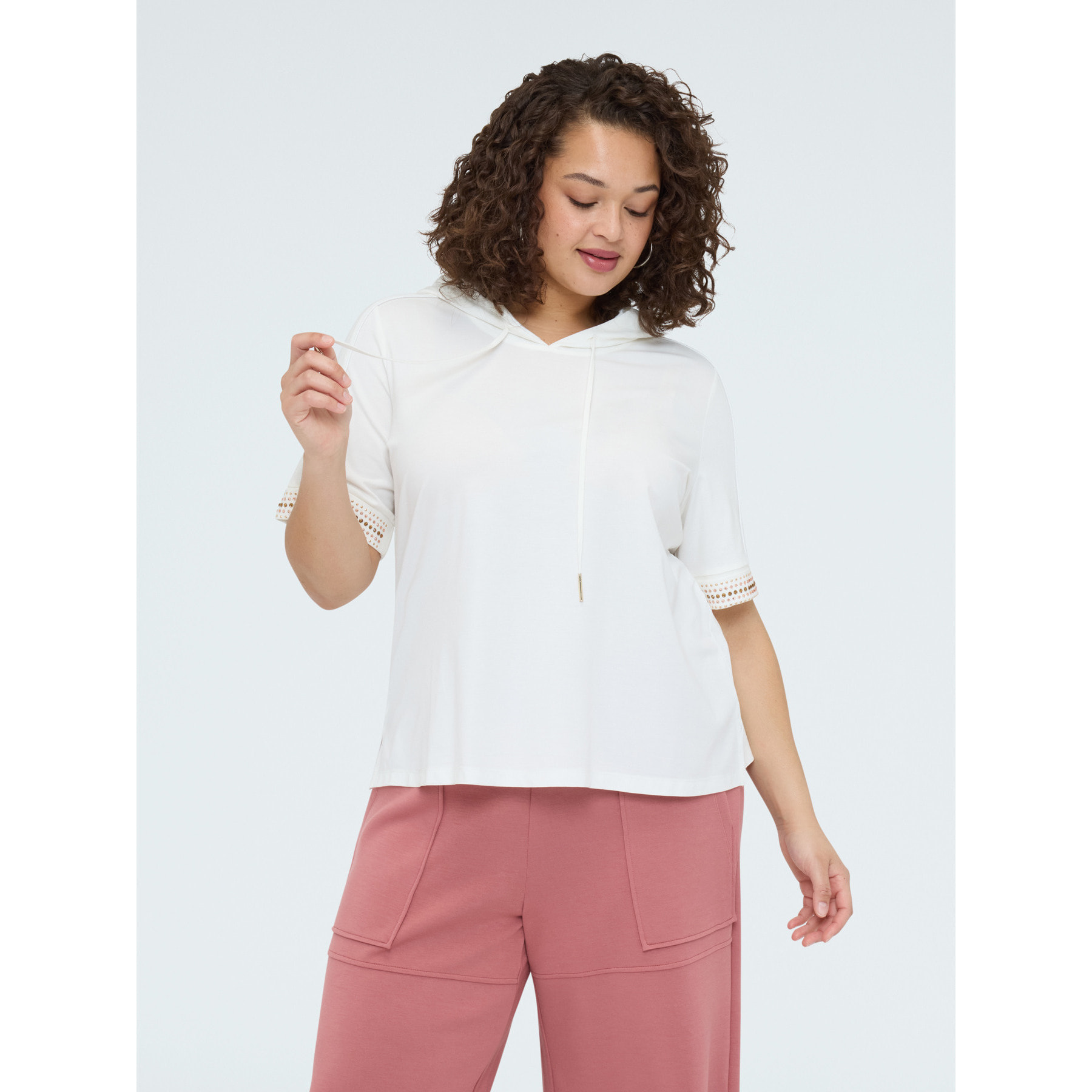 Fiorella Rubino - Camiseta con capucha y ribetes hotfix - Blanco