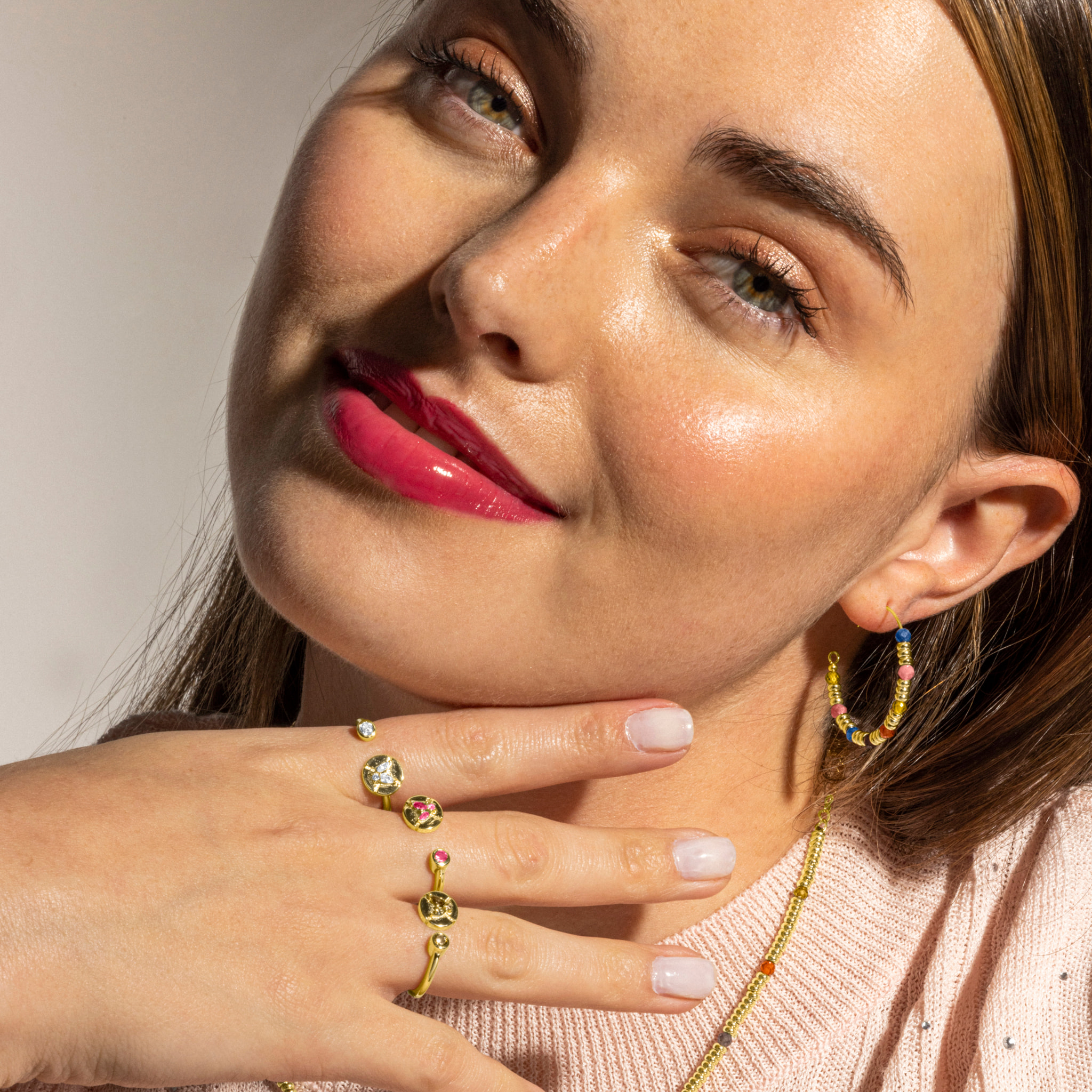 Pendientes Deli acabado oro amarillo 18k