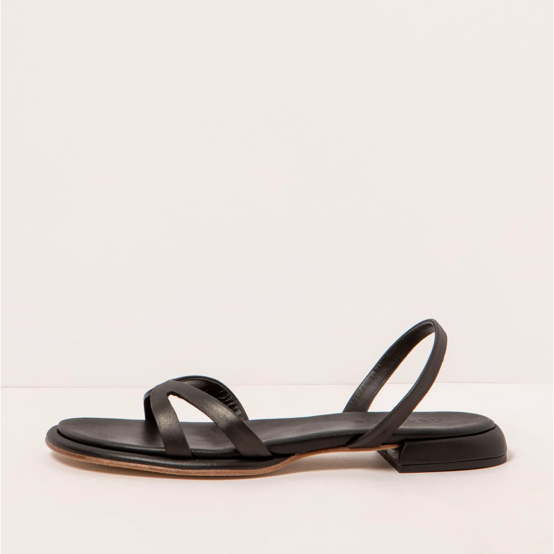 Sandalias S3156 CRISTAL BLACK/ VALVIN color Black