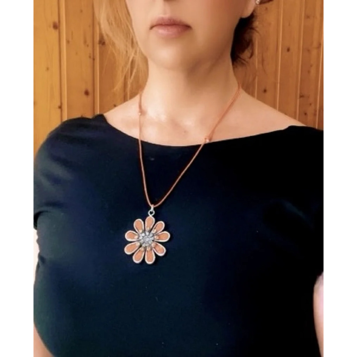 Collar largo margarita color con cristal de Sw Naranja