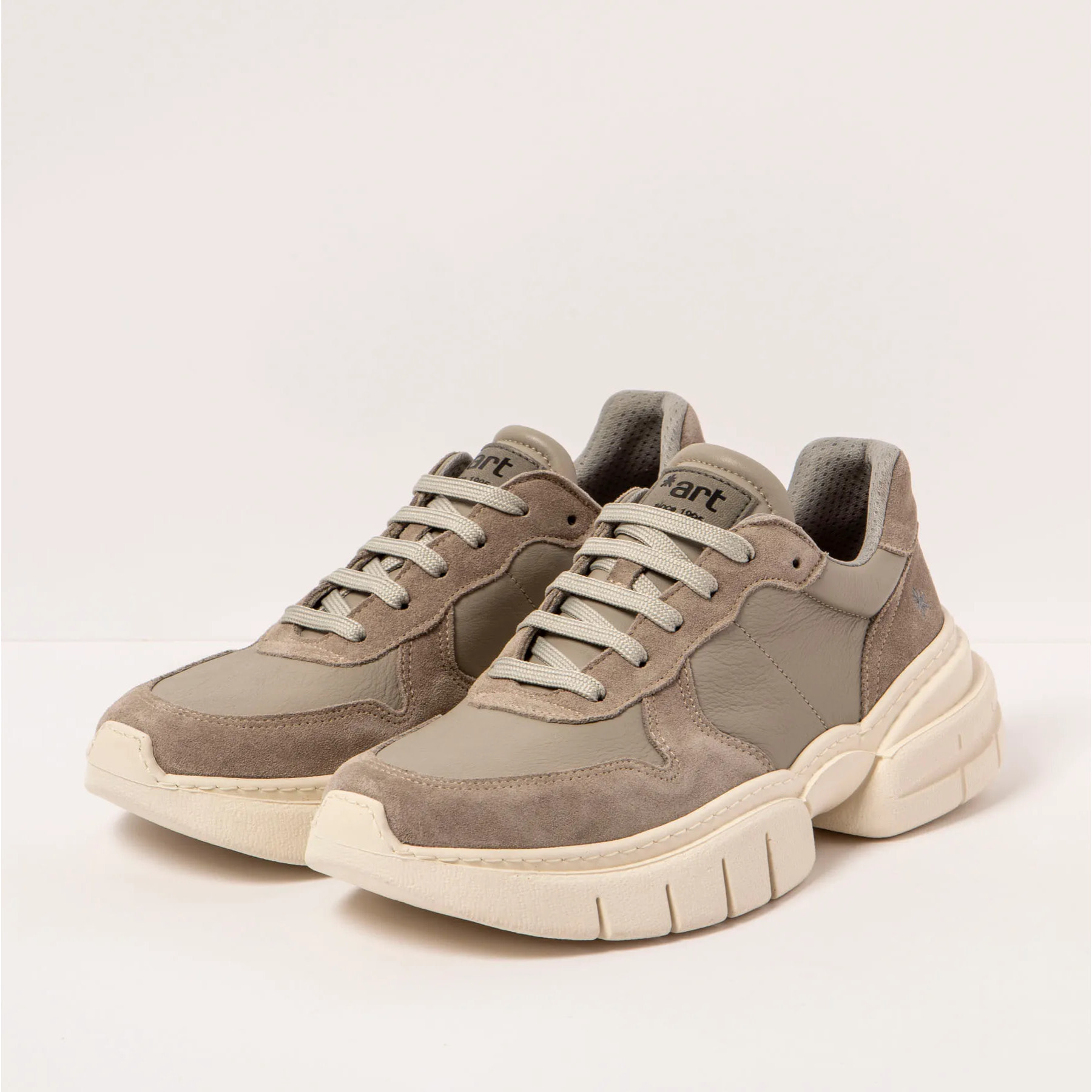 Zapatillas 1634 NAPPA-SILK SUEDE TAUPE-SESAME/ ATHENS color Taupe-sesame