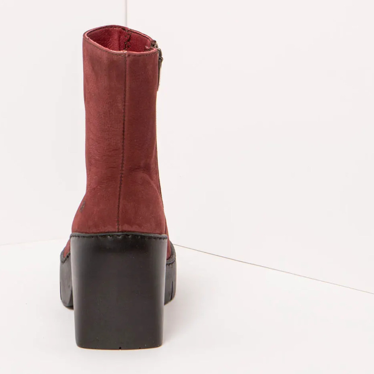 Botines con tacón 1656 NOBUCK BURDEOS/SOFIA color Burdeos