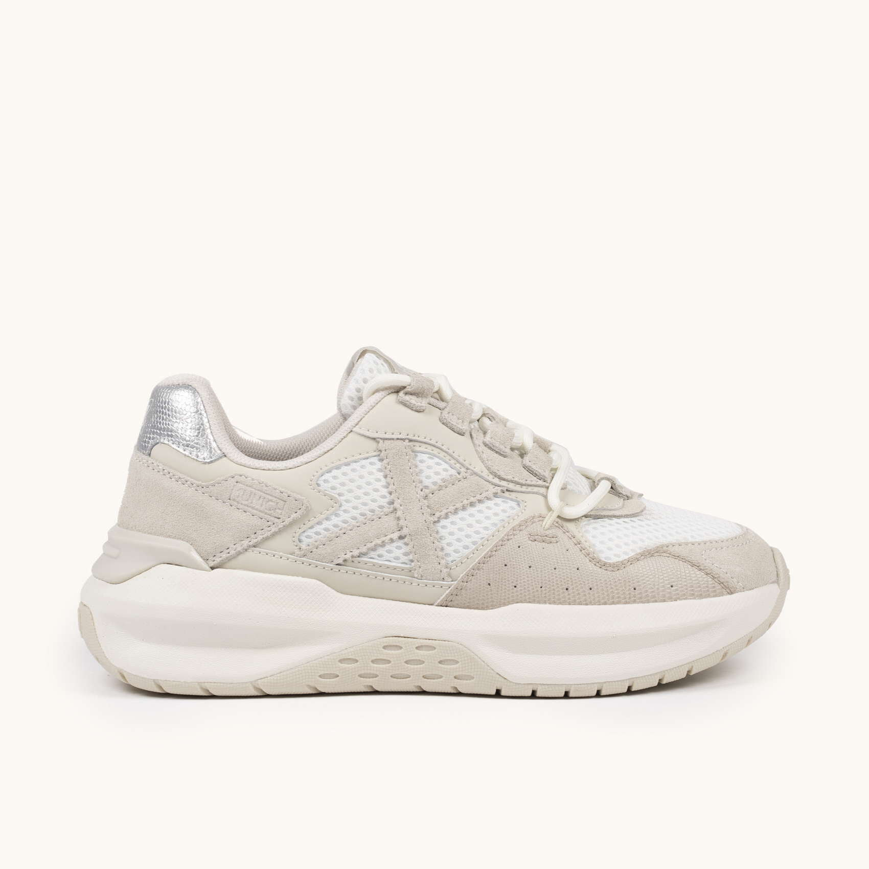 Zapatilla de Diseño Futurista en Gris y Rosa con Silueta Dinámica MUNICH NEXA WMN 24